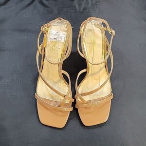 BRAND NEW CATHY DIN SQUARE TOE STRAPPY SANDAL